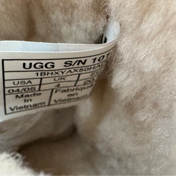 UGG Plush Kids Tan Boots size 4-6 months - Picture 9 of 11